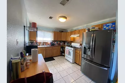 2801 6th Avenue N, Texas City, TX 77590 - Photo 9