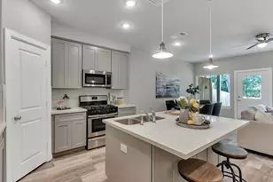 911 W Lewis St, Conroe, TX 77301 - Photo 3
