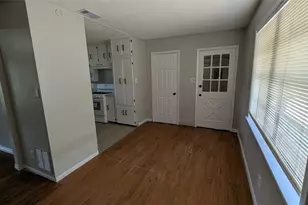 2226 Silverbonnet St, Houston, TX 77055 - Photo 5