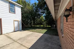 2226 Silverbonnet St, Houston, TX 77055 - Photo 3