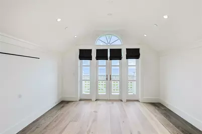 2425 E Seaside Drive, Galveston, TX 77550 - Photo 35