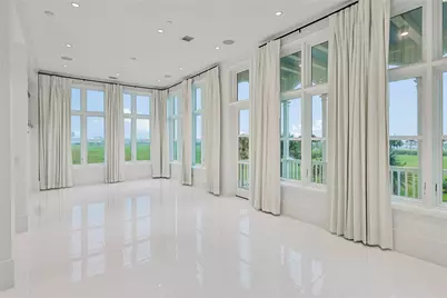 2425 E Seaside Drive, Galveston, TX 77550 - Photo 11