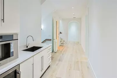 2425 E Seaside Drive, Galveston, TX 77550 - Photo 17