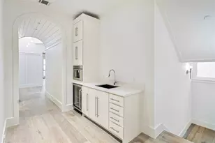 2425 E Seaside Dr, Galveston, TX 77550 - Photo 19