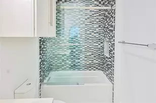 2425 E Seaside Dr, Galveston, TX 77550 - Photo 23