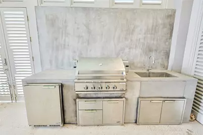 2425 E Seaside Drive, Galveston, TX 77550 - Photo 45