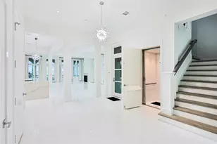 2425 E Seaside Dr, Galveston, TX 77550 - Photo 9