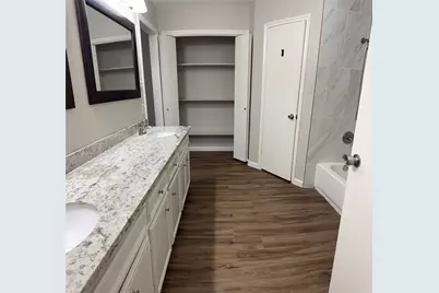 109 Mistletoe Street, Lake Jackson, TX 77566 - Photo 9