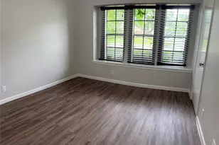 109 Mistletoe St, Lake Jackson, TX 77566 - Photo 5