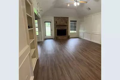109 Mistletoe Street, Lake Jackson, TX 77566 - Photo 3