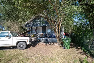 201 S Cleveland St, Dayton, TX 77535 - Photo 1