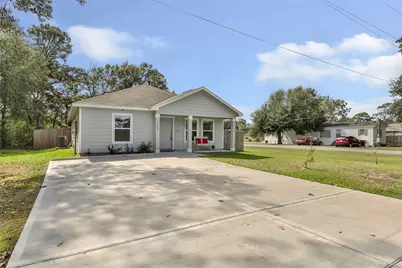 1100 Wheeler Street, Anahuac, TX 77514 - Photo 1