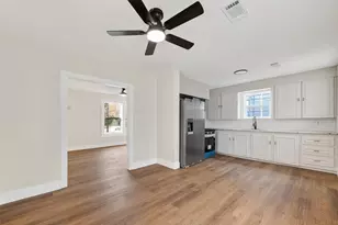 520 E Fayle St, Baytown, TX 77520 - Photo 11