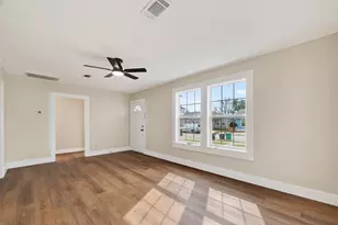 520 E Fayle St, Baytown, TX 77520 - Photo 9