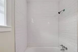 520 E Fayle St, Baytown, TX 77520 - Photo 19