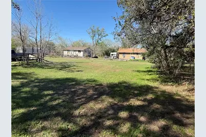 706 Grant Street, Cuero, TX 77954 - Photo 3