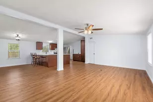 1031 County Rd 152, Columbus, TX 78934 - Photo 3