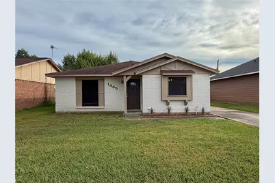 1405 N Avenue M, Freeport, TX 77541 - Photo 1