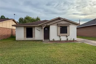 1405 N Avenue M, Freeport, TX 77541 - Photo 1