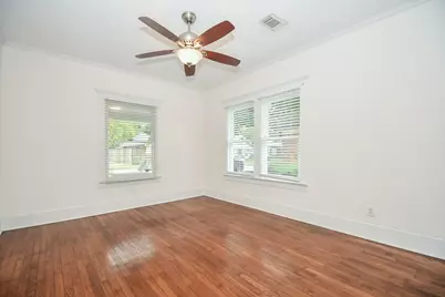 4625 Pineridge Street, Houston, TX 77009 - Photo 9