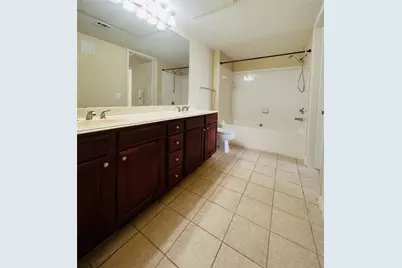 7575 Kirby Drive #2405, Houston, TX 77030 - Photo 9