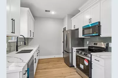 5032 Mallow St #A B, Houston, TX 77033 - Photo 9