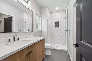 5032 Mallow St, Houston, TX 77033 - Photo 11