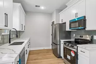 5032 Mallow St, Houston, TX 77033 - Photo 9