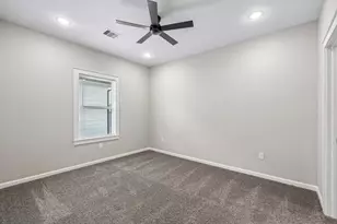 5032 Mallow St, Houston, TX 77033 - Photo 17