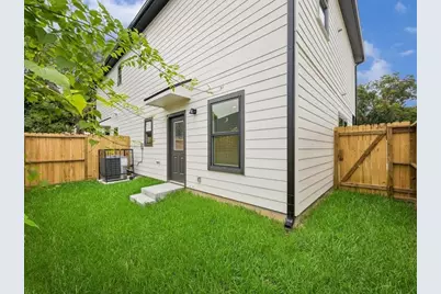 5032 Mallow St #A B, Houston, TX 77033 - Photo 21