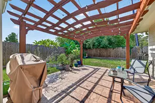 2123 Collingsfield Dr, Sugar Land, TX 77478 - Photo 7