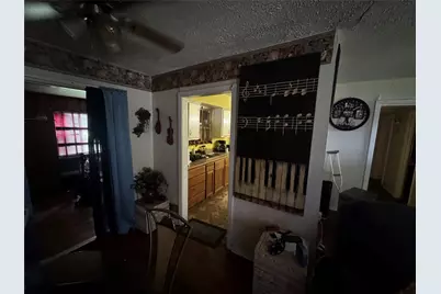 5951 Willow Glen Drive, Houston, TX 77033 - Photo 5