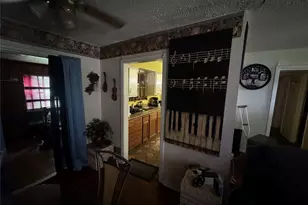 5951 Willow Glen Dr, Houston, TX 77033 - Photo 5