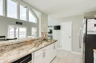 11215 Bernice Dr, Galveston, TX 77554 - Photo 31