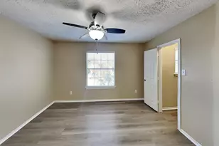 13118 Peppergate Ln, Houston, TX 77044 - Photo 19