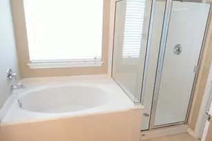 13118 Peppergate Ln, Houston, TX 77044 - Photo 7