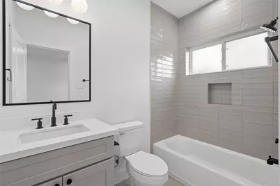 826 Curtin Street #D, Houston, TX 77018 - Photo 9