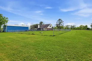 3625 County Rd 36, Angleton, TX 77515 - Photo 15