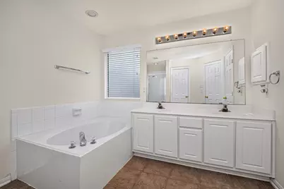 18 Valley Oaks Circle, The Woodlands, TX 77382 - Photo 39