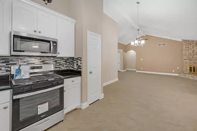 2910 Norwich Street, Pearland, TX 77584 - Photo 9