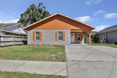 204 W James Street, Baytown, TX 77520 - Photo 1