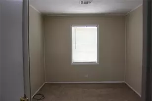 622 S Hancock St, Angleton, TX 77515 - Photo 9