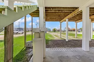 2927 Bluewater Hwy, Surfside Beach, TX 77541 - Photo 37