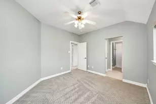 5410 Deerbourne Chase Dr, Sugar Land, TX 77479 - Photo 37