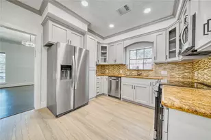 8006 Albin Ln, Houston, TX 77071 - Photo 13