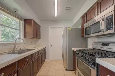 1006 Melford Avenue, Pearland, TX 77584 - Photo 9