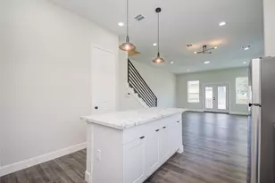 4916 Sunbeam St, Houston, TX 77033 - Photo 9