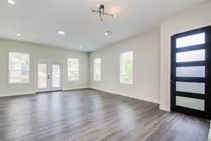 4916 Sunbeam St, Houston, TX 77033 - Photo 3