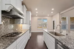 35 N Wheatleigh Dr, Tomball, TX 77375 - Photo 17