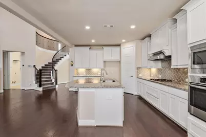 35 N Wheatleigh Drive, Tomball, TX 77375 - Photo 19
